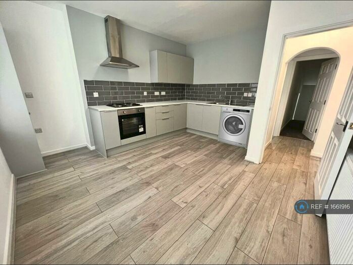 3 Bedroom Flat To Rent In Norma Road, Liverpool, L22