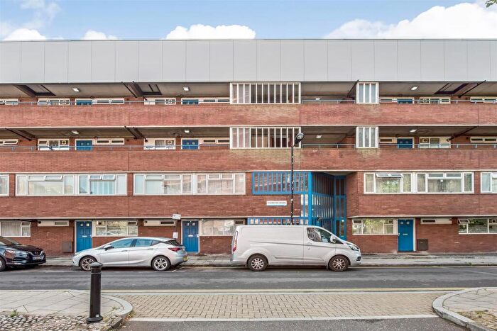 5 Bedroom Apartment To Rent In Thornton House, SE17
