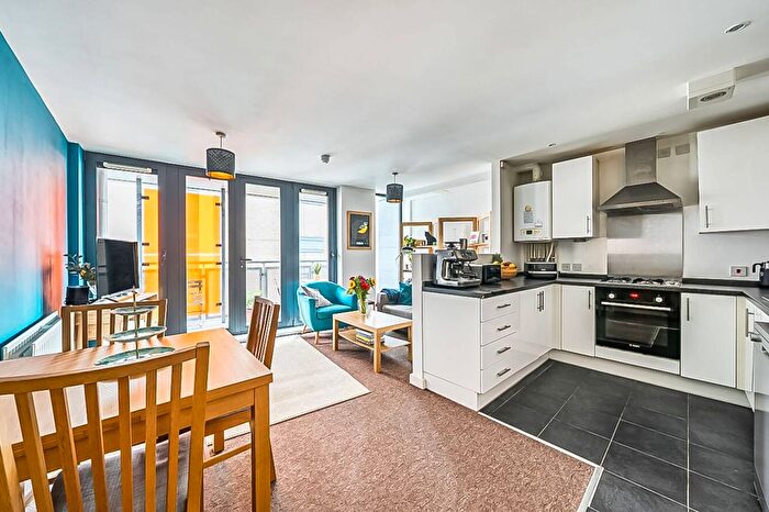 2 Bedroom Flat For Sale In Taylor Place, Bow, London, E3