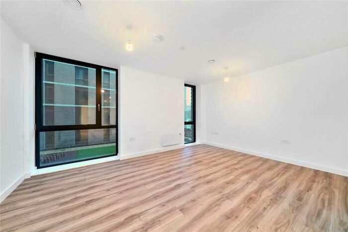 Apartment To Rent In Chevette Court, Kimpton Road, Luton, LU2