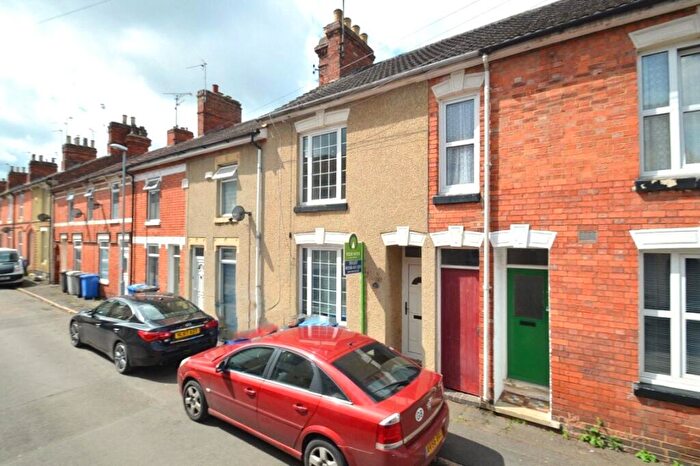 2 Bedroom Terraced House To Rent In Ford Street, Kettering, Northamptonshire, NN16