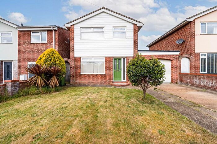 3 Bedroom Detached House For Sale In Cambrian Crescent, Oulton, NR32