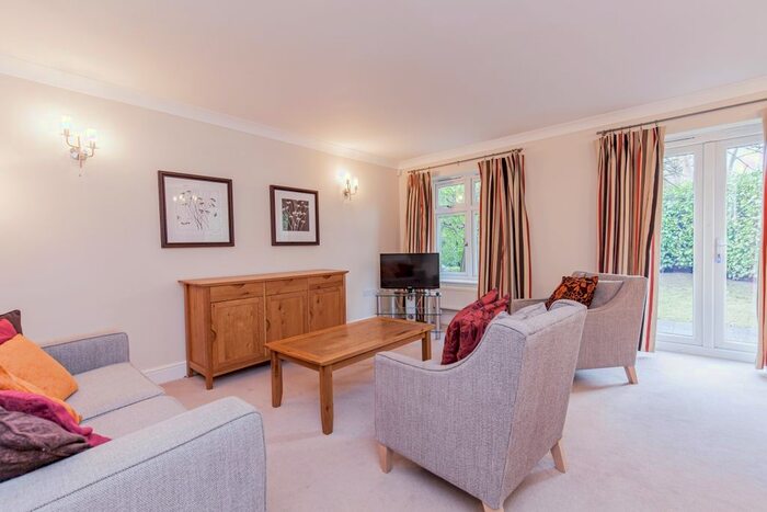 2 Bedroom Flat To Rent In Banbury Road, Oxford, OX2