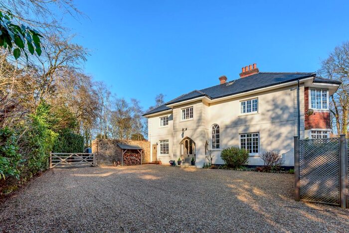 3 Bedroom Semi-Detached House For Sale In Headley Road, Grayshott, Hindhead, GU26