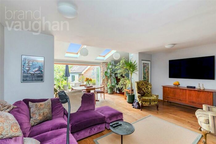 4 Bedroom Detached House For Sale In Surrenden Road, Brighton, East Sussex, BN1