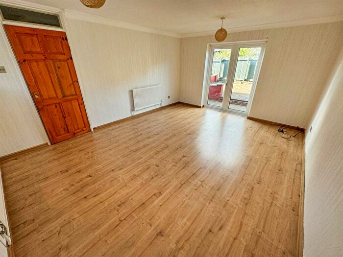 3 Bedroom Terraced House For Sale In Butterwick Walk, Corby, NN18