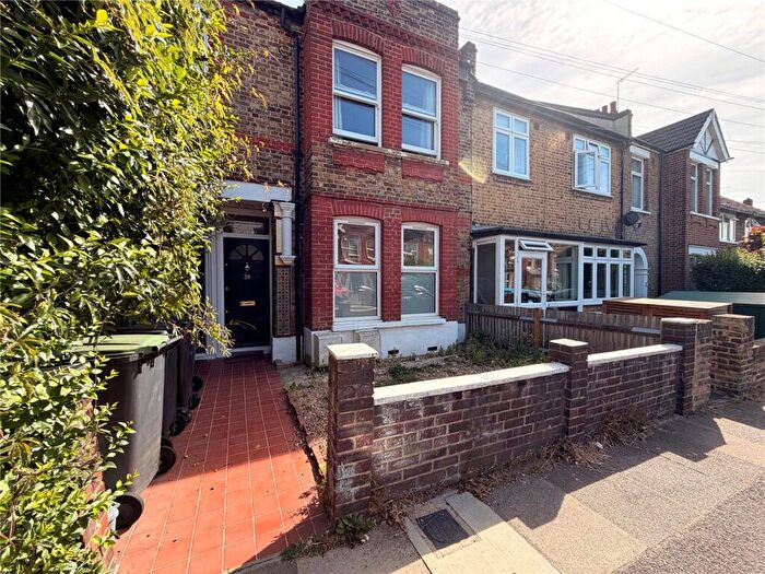2 Bedroom Apartment To Rent In Holdenby Road, Brockley, SE4
