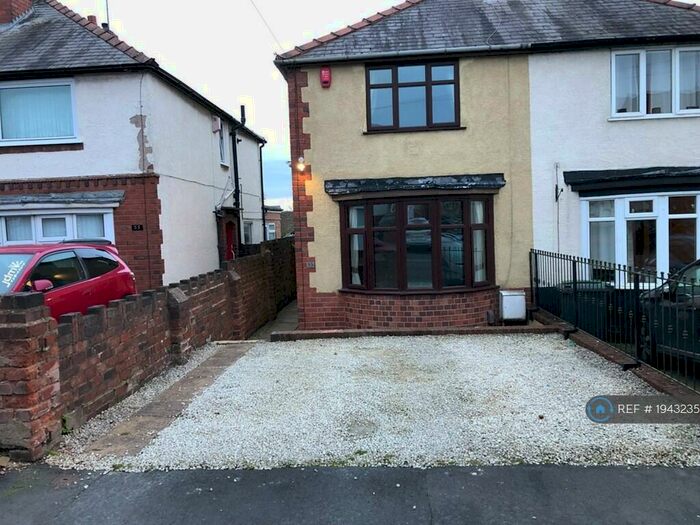 2 Bedroom Semi-Detached House To Rent In Crabourne Road, Dudley, DY2