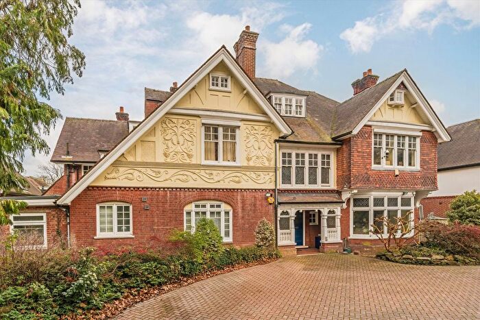 4 Bedroom Flat For Sale In Langley Avenue, Surbiton, KT6