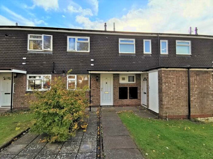 1 Bedroom Ground Maisonette To Rent In Lingfield Walk, Catshill, B61