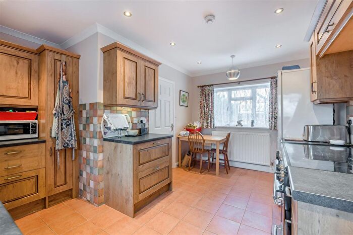 3 Bedroom Detached House For Sale In Queens Road, Maidstone, ME16