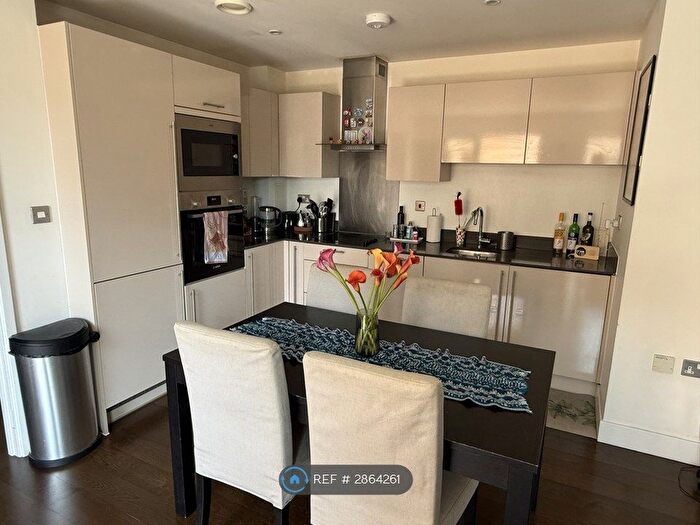2 Bedroom Flat To Rent In Parker Building, London, SE16