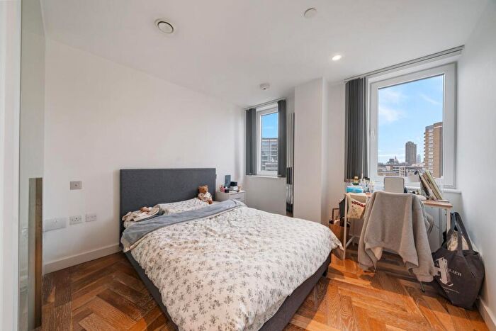 2 Bedroom Apartment To Rent In Eagle Point, City Road, London, EC1V