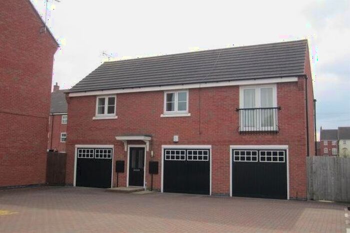 2 Bedroom Flat To Rent In Hollins Drive, Stafford, ST16