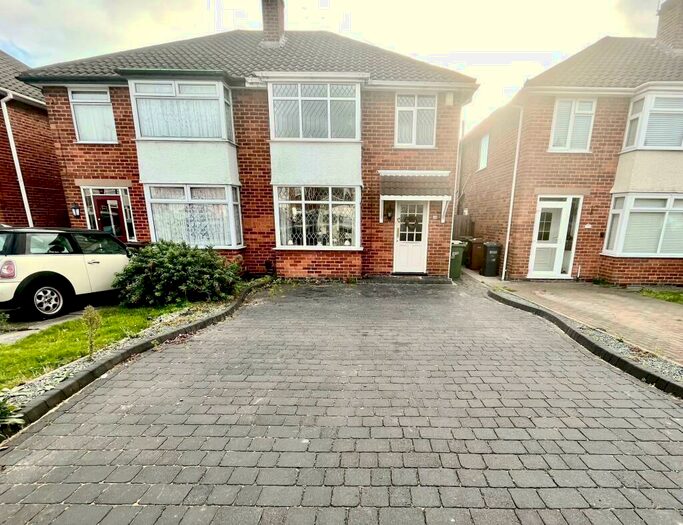 3 Bedroom Semi-Detached House To Rent In Selworthy Road, Birmingham, B36
