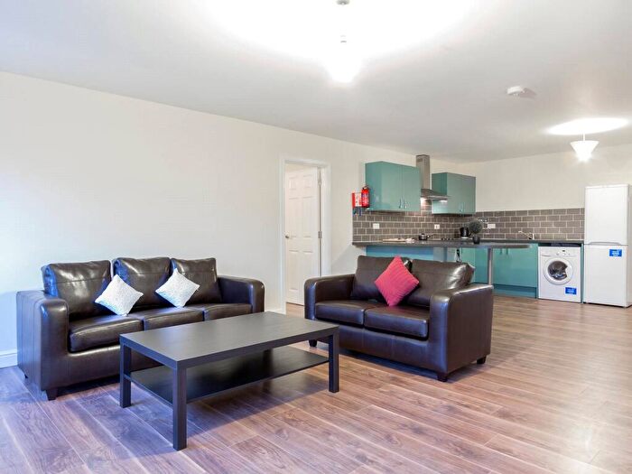 3 Bedroom Apartment To Rent In Apt, A Blenheim Terrace #, LS2