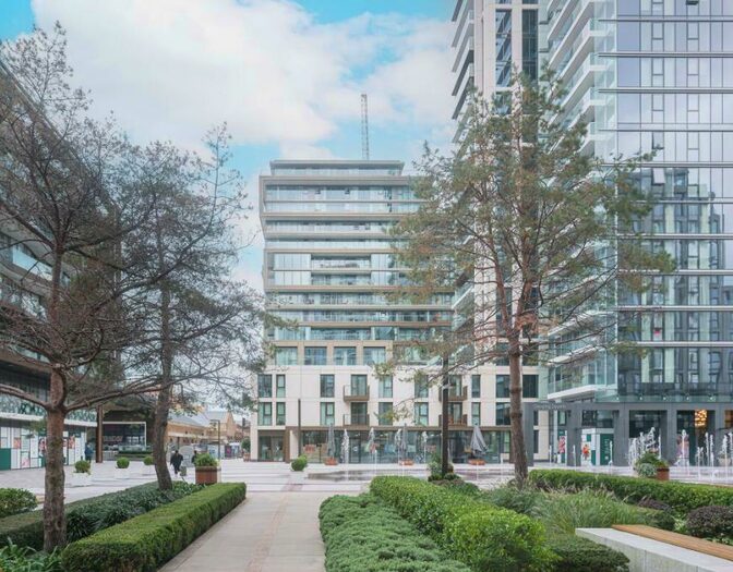 1 Bedroom Apartment For Sale In Saffron Gardens, London Dock, Virginia Street, London, E1W