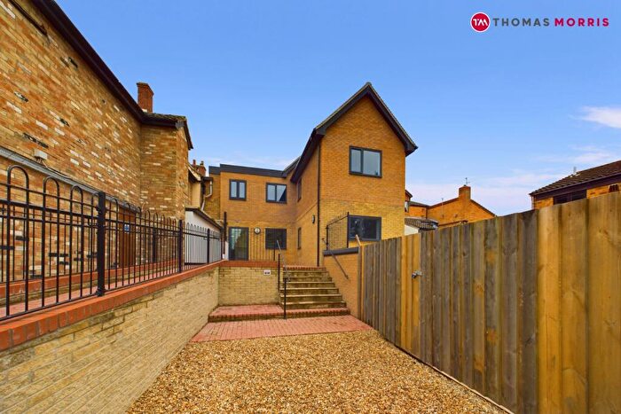 2 Bedroom Apartment To Rent In High Street, Ramsey, Huntingdon, Cambridgeshire, PE26
