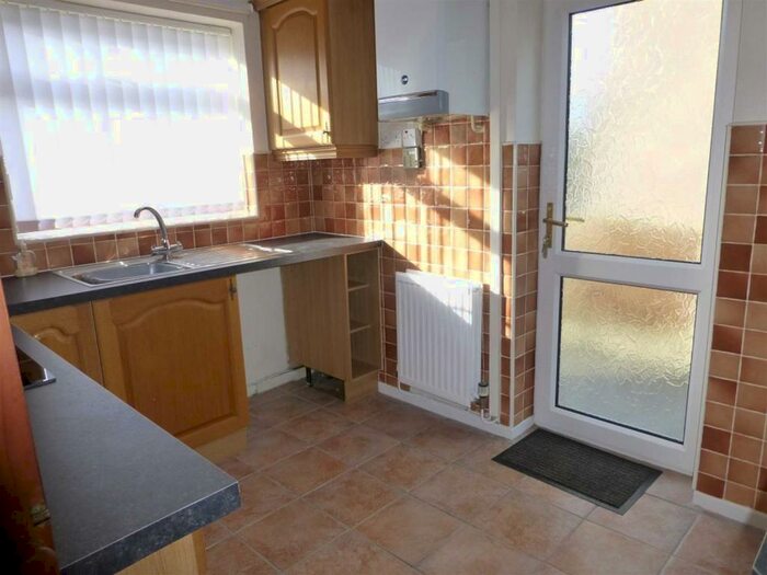 3 Bedroom Semi-Detached House To Rent In Fammau View Drive, Penyffordd, CH4