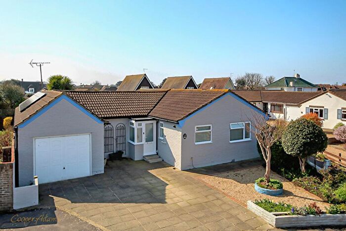 4 Bedroom Detached Bungalow For Sale In Lavinia Way, East Preston, BN16