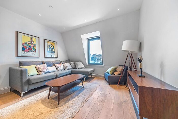 2 Bedroom Flat To Rent In The Lincolns, London, WC1X