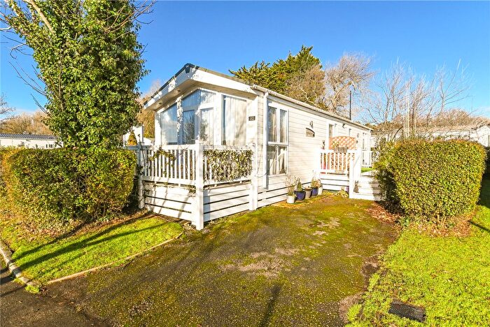 2 Bedroom Mobile/park Home For Sale In Shorefield, Shorefield Country Park, Downton, Hampshire, SO41