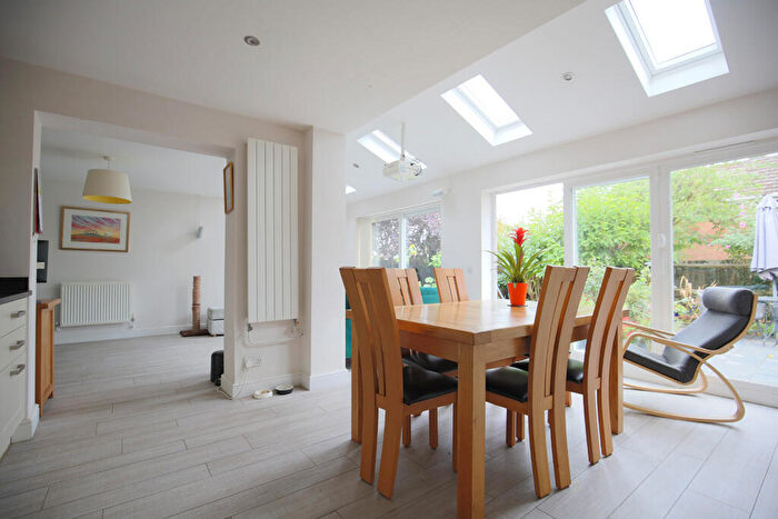 5 Bedroom Detached House For Sale In Bideford Green, Linslade, Central Bedfordshire, LU7