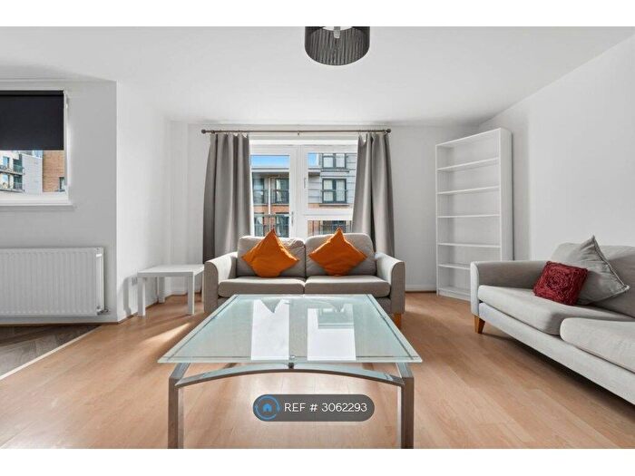 2 Bedroom Flat To Rent In Barrland Court, Glasgow, G41