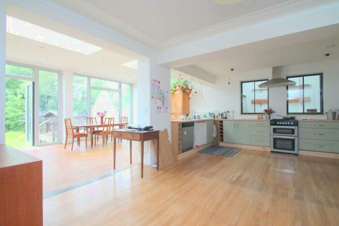 4 Bedroom House To Rent In Bedroom Detached House In South Croydon, CR0