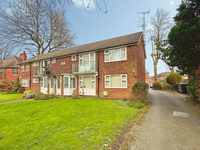 2 Bedroom Flat For Sale In Holmwood Road, Didsbury, Manchester, M20