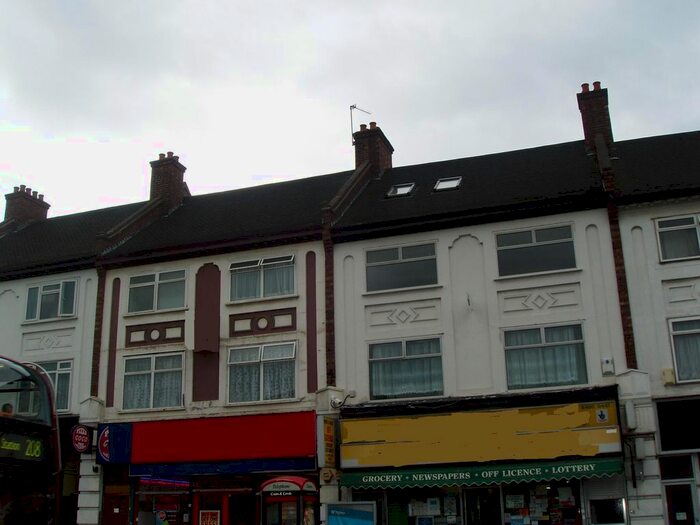 3 Bedroom Flat To Rent In Bromley Hill, Bromley, BR1