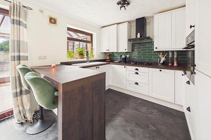 3 Bedroom Semi Detached House For Sale In Water Meadow Close, Loddon, Norwich, NR14
