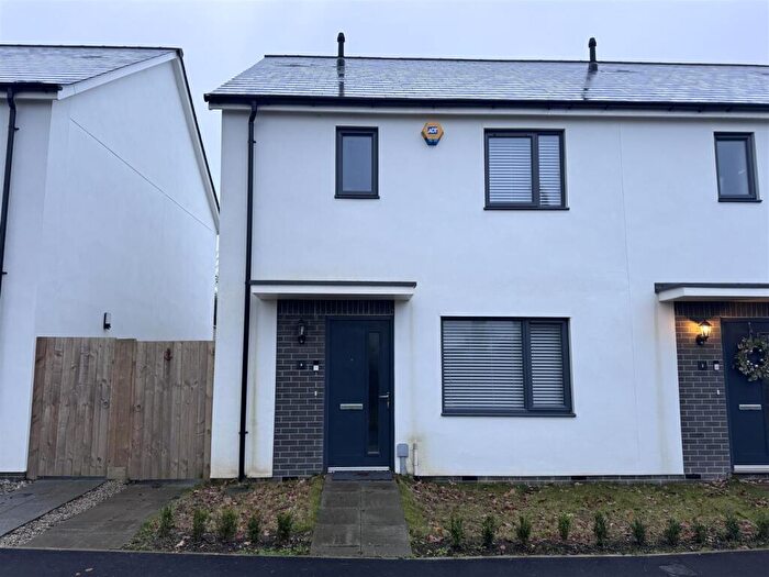 3 Bedroom House To Rent In Hollow Burrow View, St. Austell, PL25