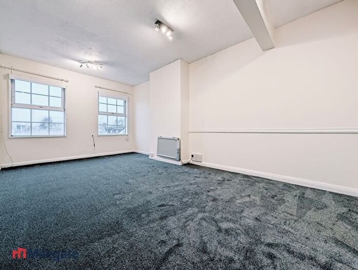 1 Bedroom Flat To Rent In Uxbridge Road, Uxbridge, UB10