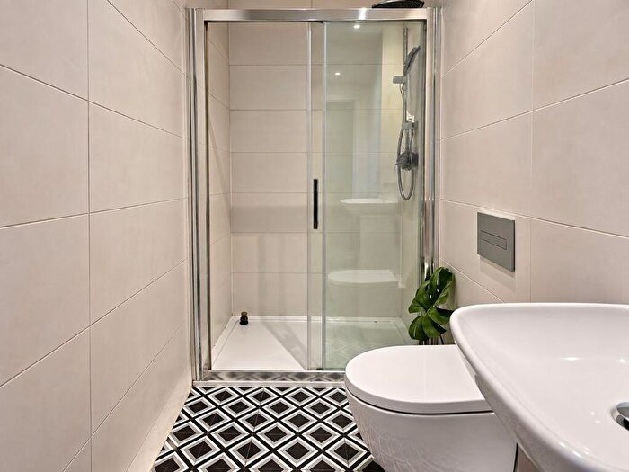 1 Bedroom Apartment For Sale In St Peters Road, Bournemouth, BH1