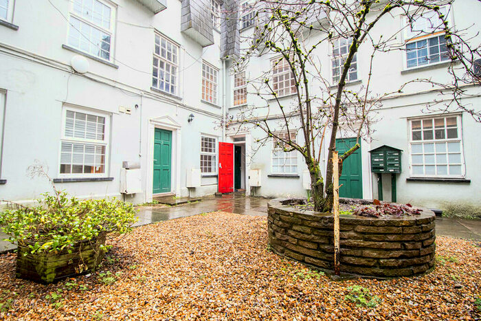 1 Bedroom Apartment To Rent In Crown Court, Duke Street, Cardiff City Centre, CF10