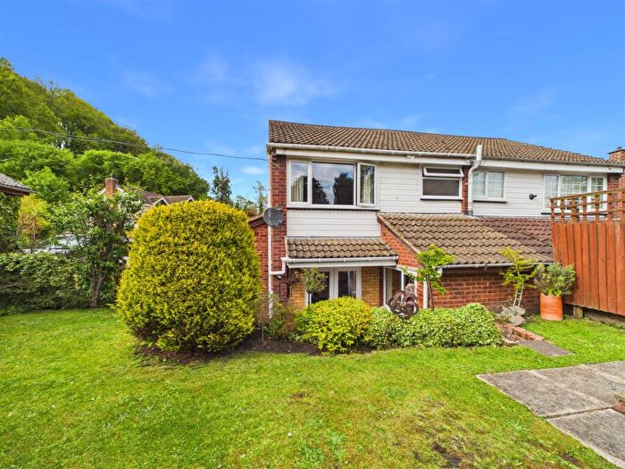 3 Bedroom Semi-Detached House For Sale In Orchard Close, Mitcheldean, GL17