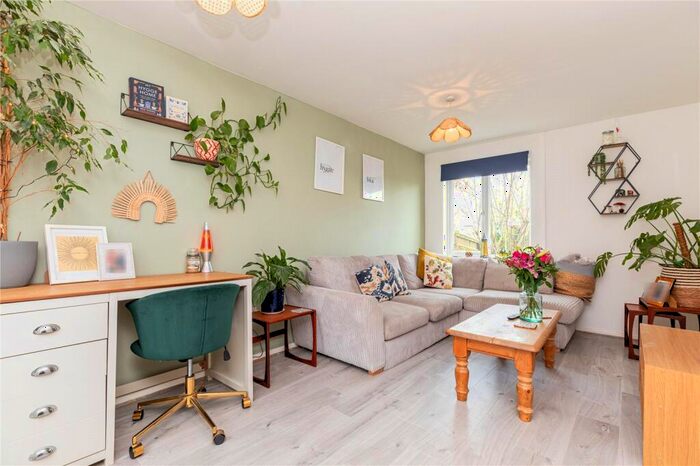 2 Bedroom End Of Terrace House For Sale In Purlyn Acre, Marlborough, Wiltshire, SN8