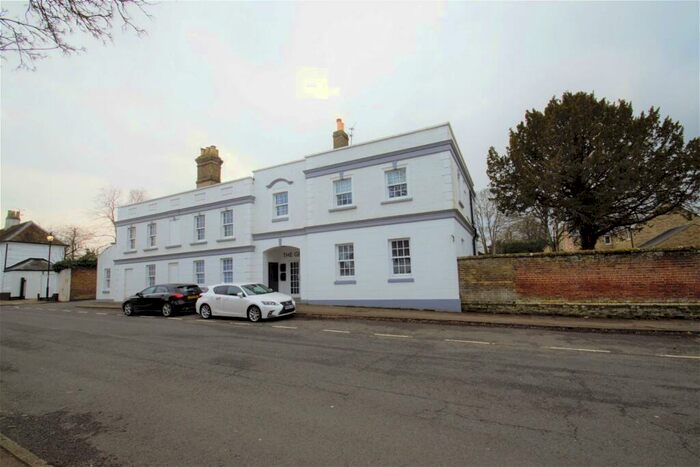 2 Bedroom Apartment To Rent In High Street, Silsoe, Bedford, MK45