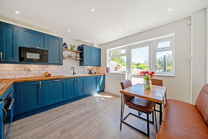 4 Bedroom Terraced House For Sale In Burnt Ash Hill, London, SE12