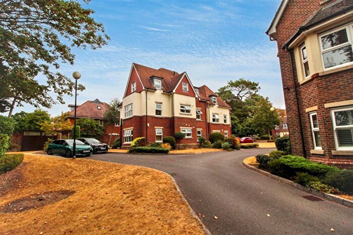 3 Bedroom Flat To Rent In Forest Road, Branksome Park, Poole, BH13