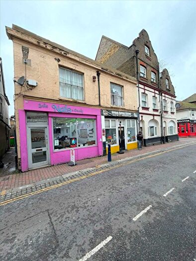 3 Bedroom Flat To Rent In Queen Street, Gravesend, DA12