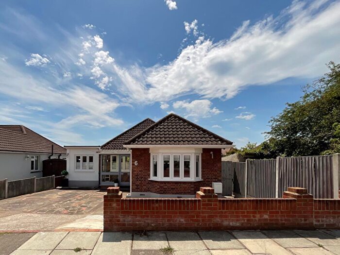 3 Bedroom Detached Bungalow For Sale In Fairfield Gardens, Leigh-on-Sea, SS9