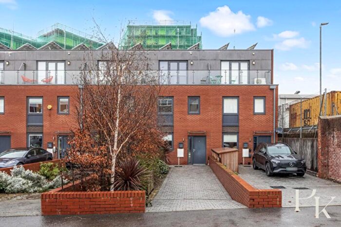 3 Bedroom Terraced House For Sale In Goldstone Lane, Hove, BN3