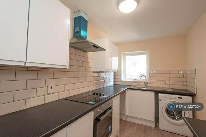 2 Bedroom Flat To Rent In Ethel Maud Court, Gillingham, ME7