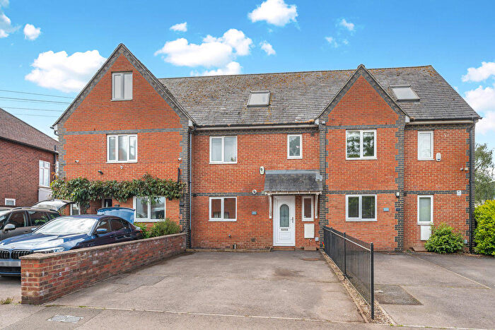 4 Bedroom Terraced House For Sale In Park Road, Banbury, OX16