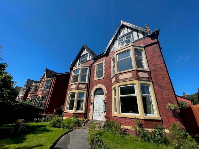 2 Bedroom Flat To Rent In Elms Avenue, Lytham St.Annes, FY8