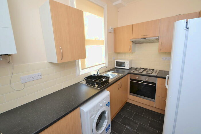 4 Bedroom Semi-Detached House To Rent In Mabel Grove, West Bridgford, NG2