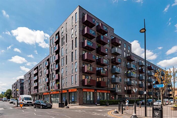 2 Bedroom Flat To Rent In Graciosa Court, Harford Street, London, E1