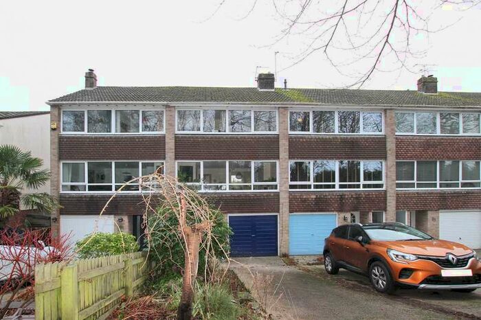 3 Bedroom Property To Rent In Old Park Road, Clevedon, BS21